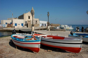 Отель Lipari By The Beach, Липари